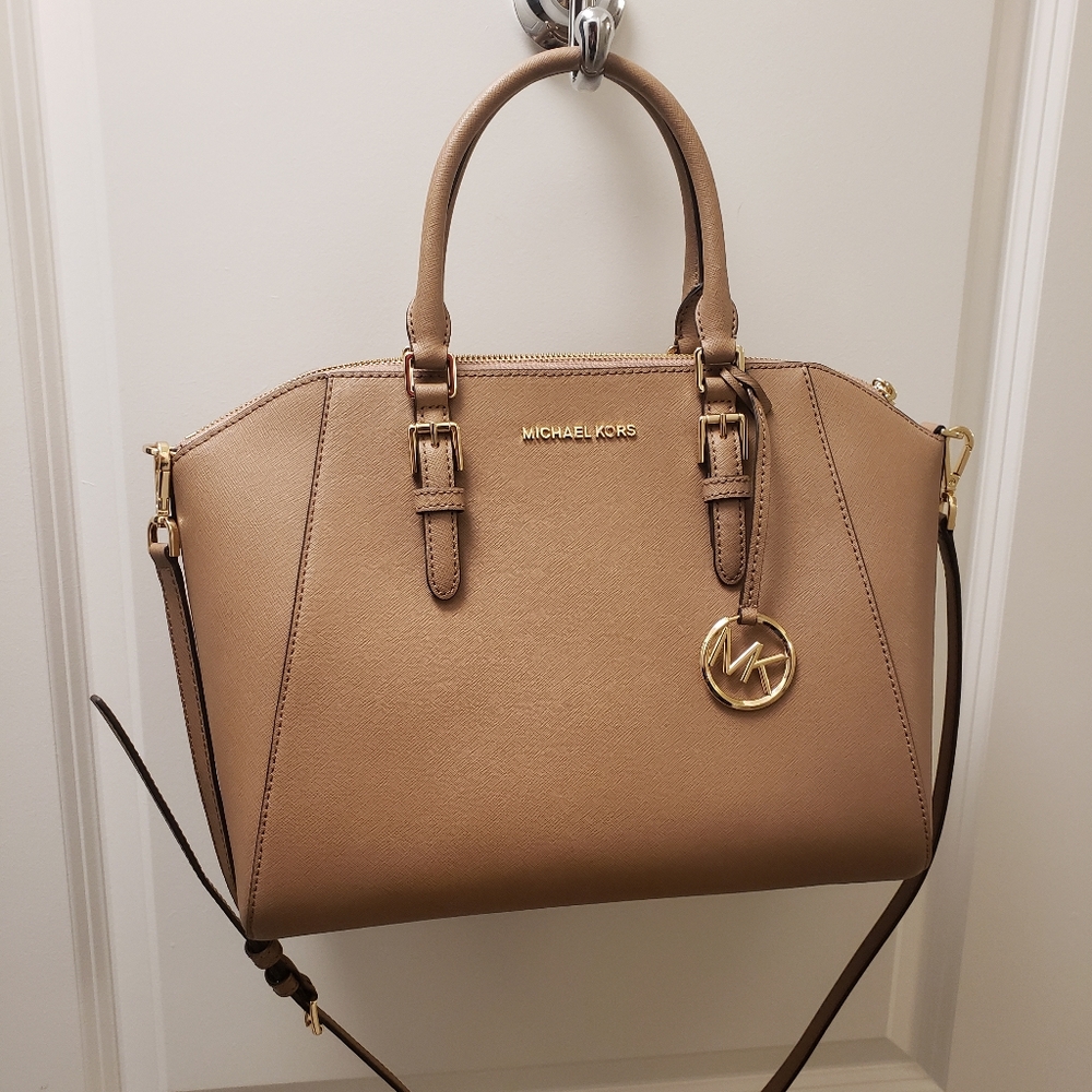 🍁Like New Micheal kors Ciara satchel🎁🍁